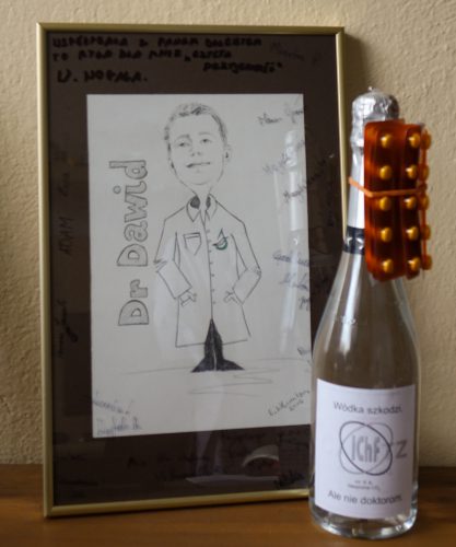 A signed picture and the traditional Docentówka for the new doctor.